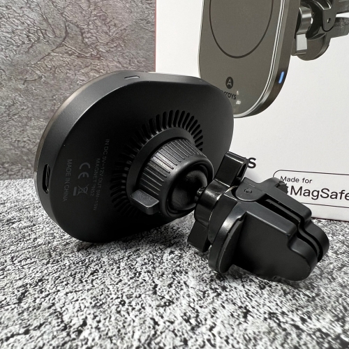 Автомобильный держатель с беспроводной зарядкой Arroys Vent-W4MS black