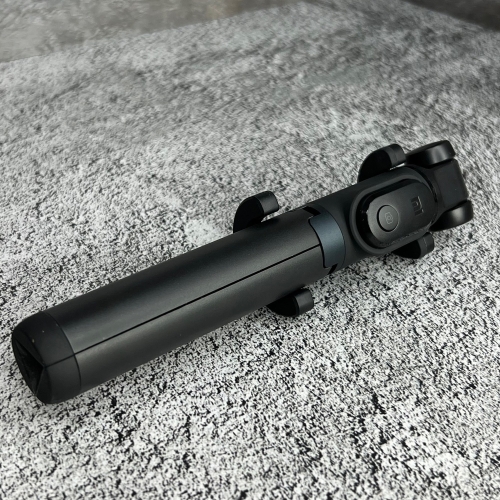 Монопод для селфи Xiaomi Mi Bluetooth Selfie Stick Tripod Черный (XMZPG01YM)