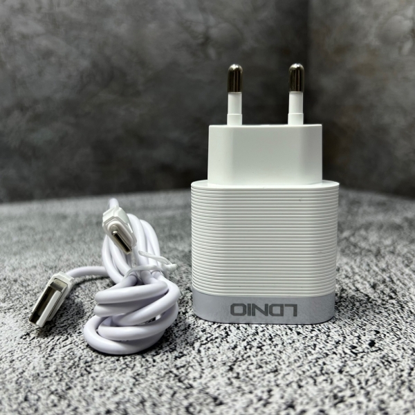 Зарядное устройство LDNIO A303Q USB*3A Quick Charge 3.0 18W + кабель USB - Type-C белый